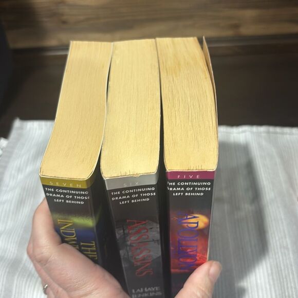 Tim LaHaye & Jerry B. Jenkins Left Behind Series Number 5-7 - Picture 4 of 8